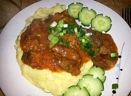 Rundvleesgoulash met klassieke jus
