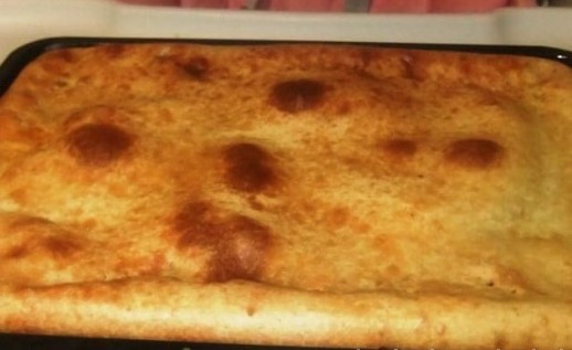 Jellied pie na may de-latang isda