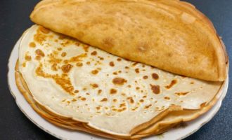 Pannkakor med mjölk - 10 mest utsökta och enkla recept med steg för steg-bilder