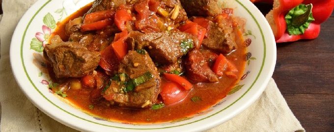 Rundvleesgoulash met klassieke jus