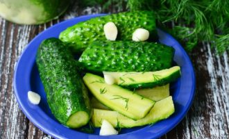 Dưa chuột ăn liền cổ điển muối nhẹ giòn