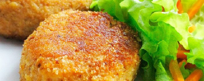 Thịt gà tây cốt lết mềm và ngon ngọt trong chảo rán