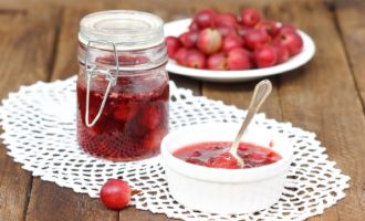 Mứt quả lý gai đỏ cho mùa đông