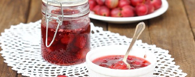 Dulceata rosie de agrise pentru iarna