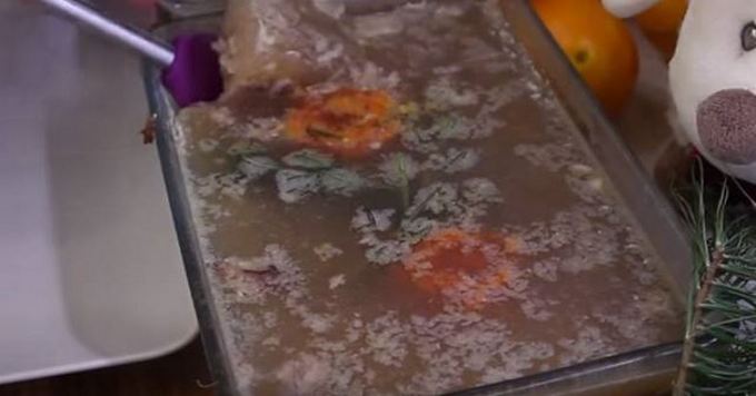 Cách làm chân giò heo ngâm gelatin?
