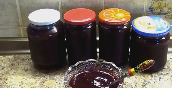 5 minutong blackcurrant jelly jam