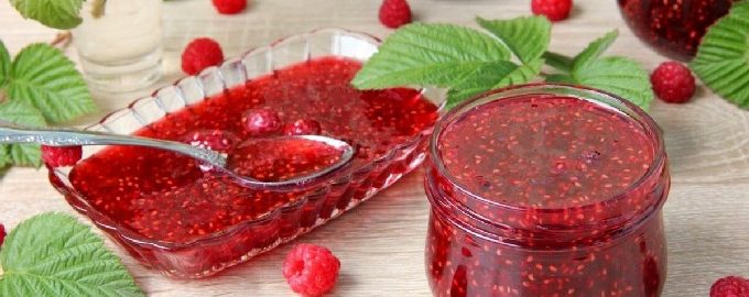 Lecho cu pasta de rosii si ardei gras pentru iarna