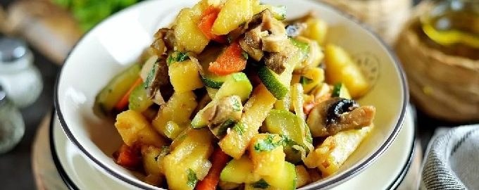 Grönsaksgryta med zucchini och potatis