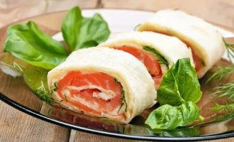 Lavash cuộn với cá đỏ – 10 công thức từng bước có ảnh