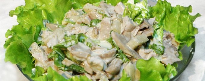 Saláta csirkével és gombával - 10 nagyon finom recept lépésről lépésre fotókkal