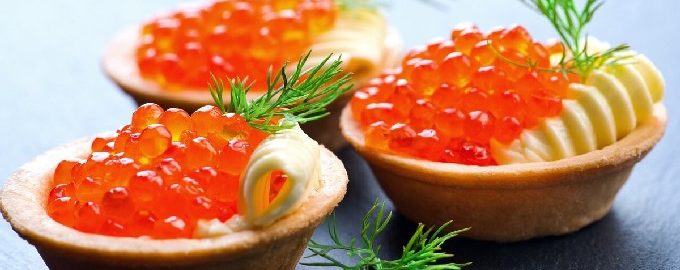 Tartaletes amb caviar vermell