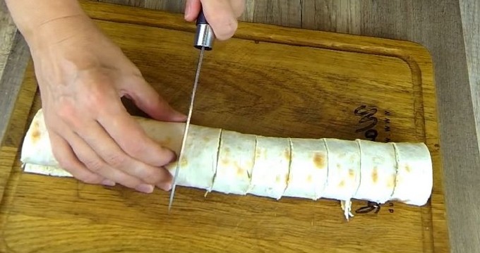 Lavash rulle med krabba pinnar
