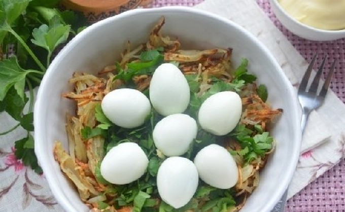 Salată clasică de cuib de cocoș de munte