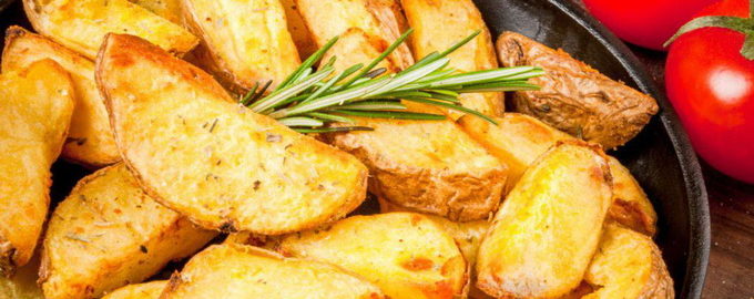 Potatis i lantlig stil i ugnen