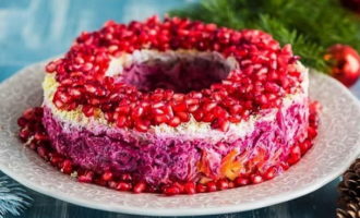 Salad vòng lựu với thịt gà