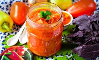 Lecho ớt chuông liếm ngón tay cho mùa đông