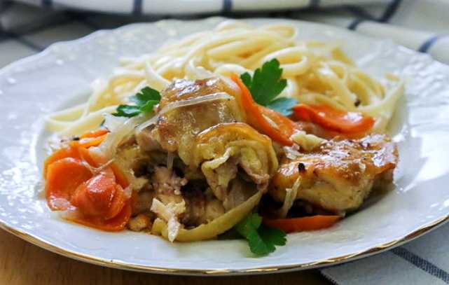 ไก่ในขวดในเตาอบ