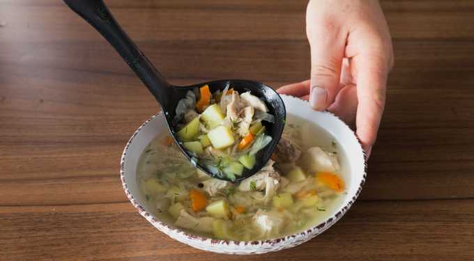 Sopa de col fresca amb pollastre