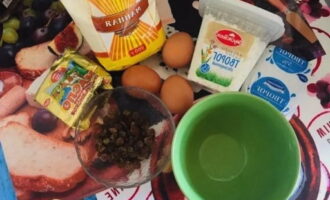 Förbered alla nödvändiga ingredienser för att förbereda en fluffig kesogryta i en långsam spis enligt det klassiska receptet. Jag har en Redmond-enhet. Förbered alla nödvändiga ingredienser för att förbereda en fluffig kesogryta i en långsam spis enligt det klassiska receptet. Jag har en Redmond-enhet.