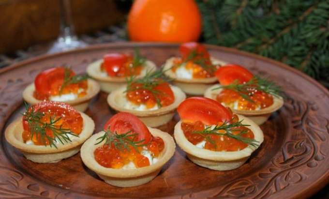 Tartele pentru masa festiva cu umplutura