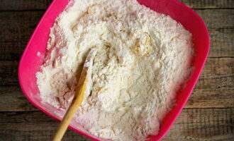 Paano magluto ng khanum ayon sa klasikong recipe? Salain ang harina sa isang mangkok, gumawa ng isang balon sa gitna, magdagdag ng asin, basagin ang itlog, ibuhos ang langis ng gulay at ihalo ang mga sangkap sa isang kutsara. Paano magluto ng khanum ayon sa klasikong recipe? Salain ang harina sa isang mangkok, gumawa ng isang balon sa gitna, magdagdag ng asin, basagin ang itlog, ibuhos ang langis ng gulay at ihalo ang mga sangkap sa isang kutsara.