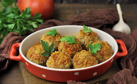 Gehaktballetjes in tomatensaus