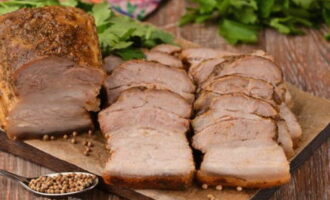 Gupitin ang mabangong brisket at ituring ang iyong mga mahal sa buhay!