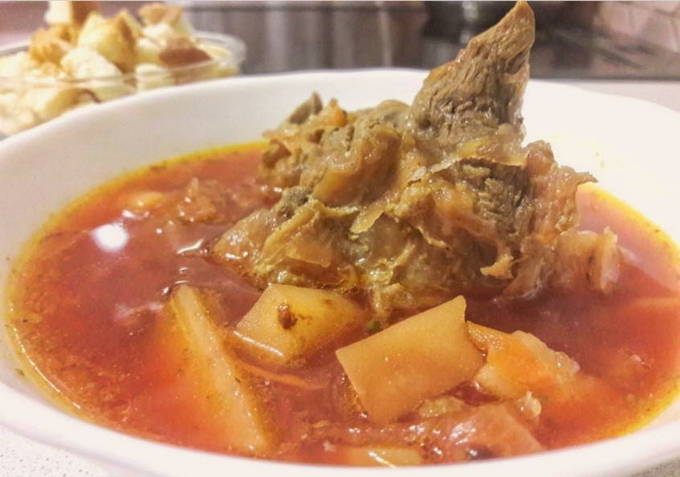 Sopa calenta de remolatxa
