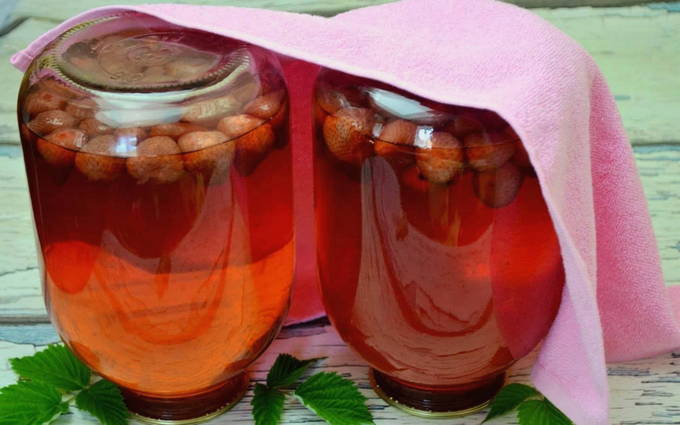 Aardbeiencompote voor de winter