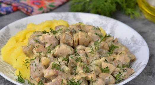 ไก่กับเห็ดในซอสครีม