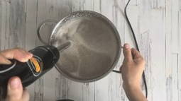 Folosind un blender de imersie, pasați supa până la omogenizare. Folosind un blender de imersie, pasați supa până la omogenizare.