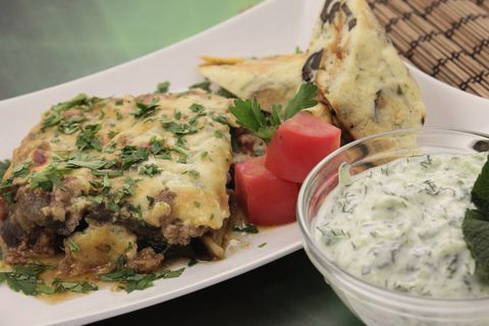 Moussaka med aubergine i grekisk stil