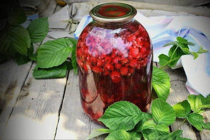 Raspberry compote para sa taglamig