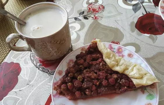 Bánh dâu tây trong lò