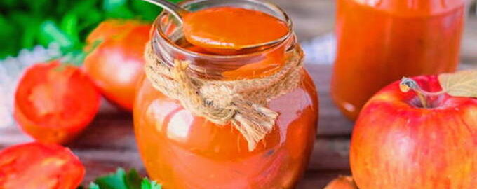 Ketchup din roșii și ardei gras pentru iarnă