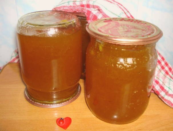 Melmelada de prunes de cirera per a l'hivern