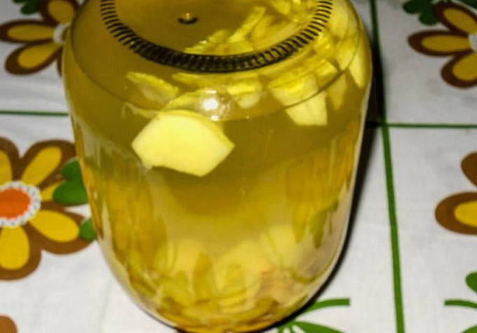 Quince compote para sa taglamig