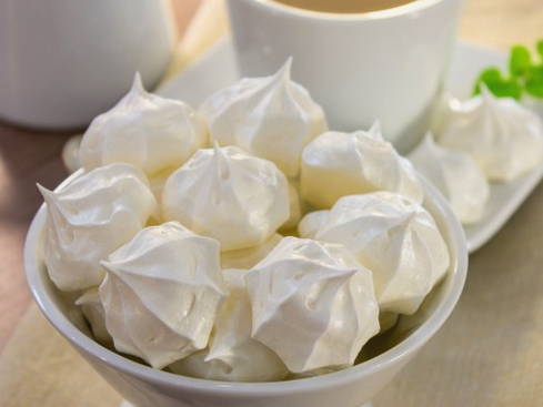 Klasikong meringue sa oven