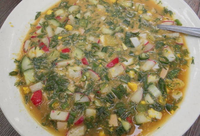 Klassisk okroshka med kvass