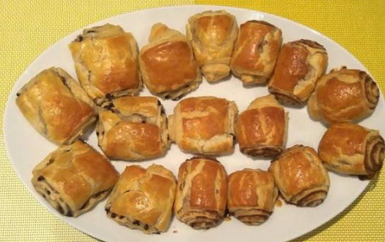 Bollos de pasta de full al forn