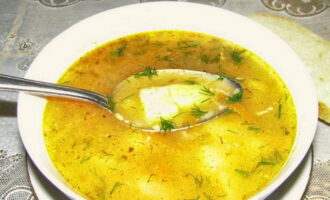 L'apetitosa sopa de peix està preparada. Fes-te feliç a tu i als teus éssers estimats!
