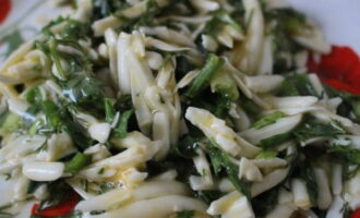 Blanda ingredienserna noggrant.