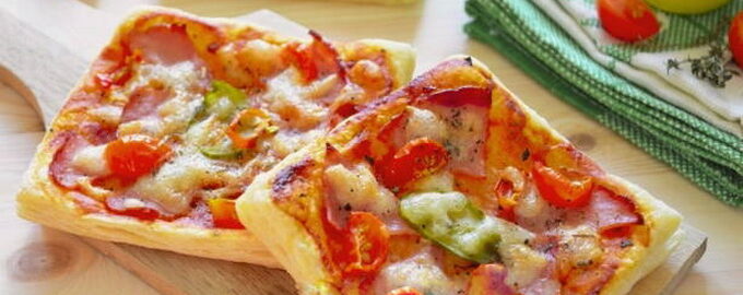 Pizza de foietaj la cuptor