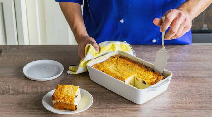 Caserolă de brânză de vaci cu stafide la cuptor
