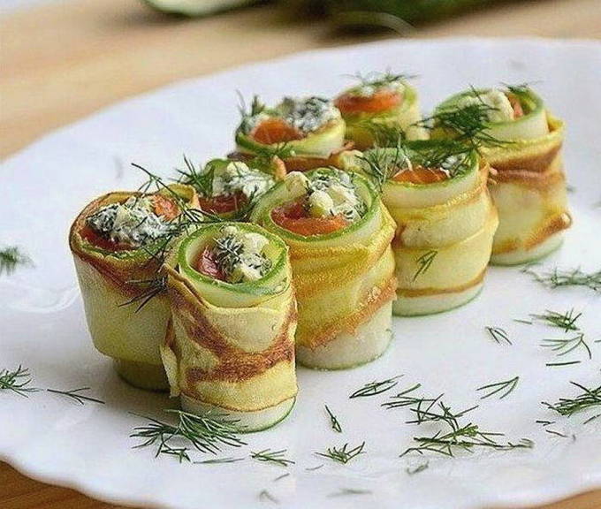 Zucchinirullar med olika fyllningar