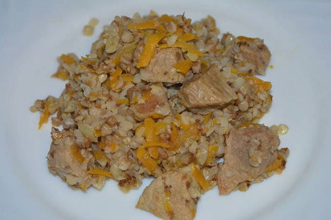 Bovete med kött