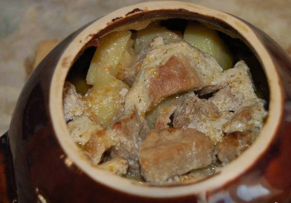 หมูย่างกับมันฝรั่ง