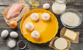 Cum să gătești quiche cu pui acasă? Să pregătim toate ingredientele în cantitățile necesare.