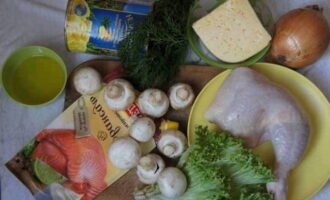 Com fer una amanida amb pollastre, pinya i bolets? Preparem tots els ingredients segons la llista. Rentar bé els bolets i les herbes. Com fer una amanida amb pollastre, pinya i bolets? Preparem tots els ingredients segons la llista. Rentar bé els bolets i les herbes.