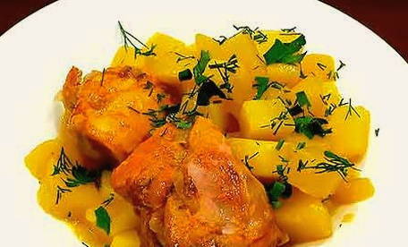 Kip met aardappelen in een slowcooker